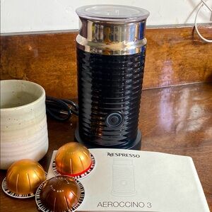 New Nespresso Aeroccino 3 Milk Frother with Capsules for iced/hot coffee